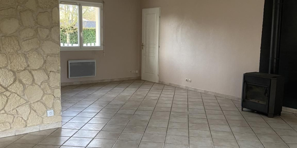 maison à ST PIERRE DU MONT (40280)